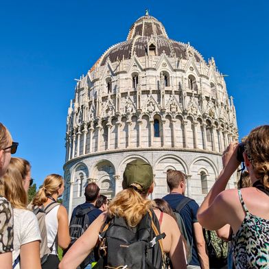 Baptisterium van Pisa bekijken